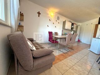 NOVI VINODOLSKI - 2-sobno stanovanje s teraso