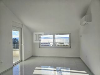 CRIKVENICA - dva apartmaja v novogradnji