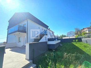 CRIKVENICA - dvosobni apartma s pogledom na morje