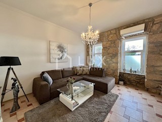 CRIKVENICA - dva apartmaja v centru mesta
