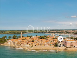 NOVIGRAD - kamnita hiša 30m od morja, center mesta