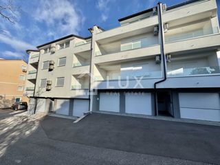 CRIKVENICA - dva apartmaja, 106m2, 150m do morja, novogradnja