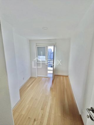 CRIKVENICA - apartma 52m2, druga vrsta do morja