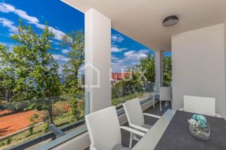 SELCE - apartma 2s+db, 80m od morja, stavba z dvigalom