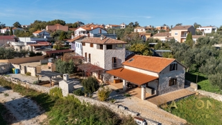 Hiša Peruški, Marčana, 450m2