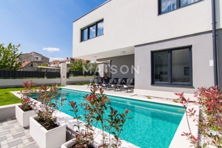 Vila Kaštel Kambelovac, Kaštela, 404m2