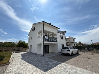 Hiša Rasopasno, Dobrinj, 200m2