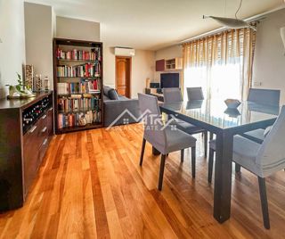 Poreč,  Stanovanje v pritličju v neposredni bližini morja.