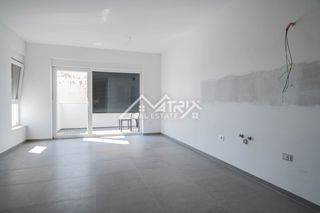 Medulin, dvosobno stanovanje z balkonom in parkirnim mestom, blizu morja