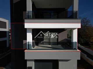 Medulin, trisobno stanovanje z balkonom in 2 parkirišči