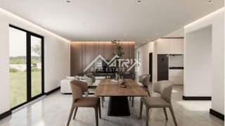  Poreč, veliko stanovanje z vrtom v bližini morja