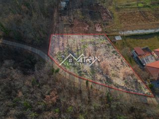 Območje okoli Poreča, gradbeno zemljišče z gradbenim dovoljenjem