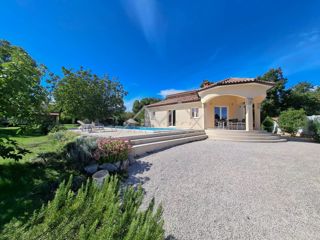 Poreč okolica, Elegantna pritlična vila z bazenom in velikim vrtom