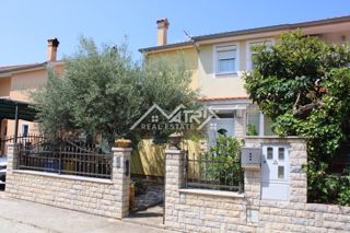 Poreč okolica, lepa dvojček hiša blizu mesta