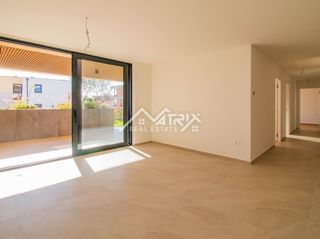 Novigrad, Stanovanje v pritličju s pogledom na morje, Novo!