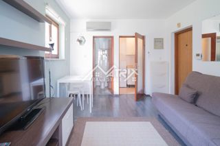Poreč – Garsonjera s teraso in vrtom na vrhunski lokaciji