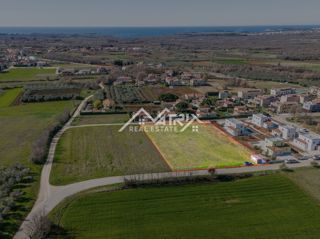 Okolica Poreča, Gradbeno zemljišče za gradnjo 3 hiš
