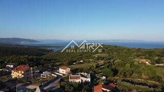 Kavran, Gradbena parcela s pogledom na morje blizu plaže