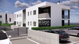 Poreč, pritlično stanovanje z vrtom v bližini morja