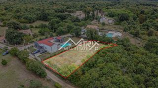 Vodnjan okolica, zazidljivo zemljišče v mirni naravi