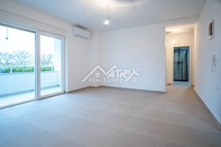 Medulin, 2-sobno stanovanje z ložo, 800 m od morja