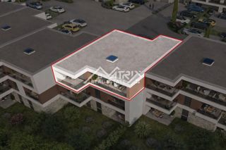 Pula, Penthouse s 3 spalnicami in veliko teraso