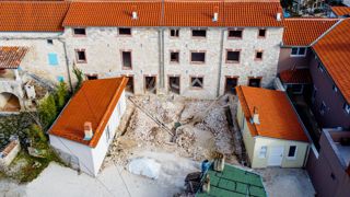 Območje Svetvinčenta, istrska kamnita hiša z bazenom