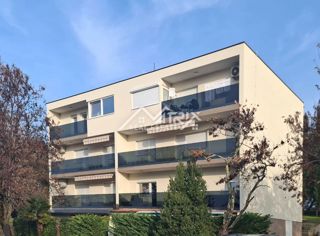 Poreč, trisobno stanovanje na odlični lokaciji, le 300 m od morja