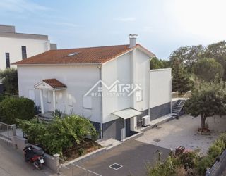Poreč okolica, prostorna hiša 5 km od Poreča