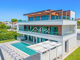 Okolica Medulina, vila z bazenom in pogledom na morje