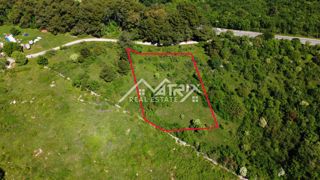Buj okolica, zazidljivo zemljišče velikosti 1008 m²