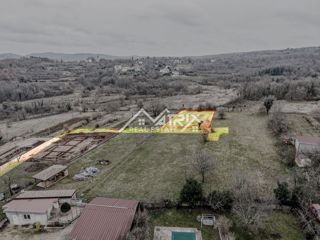 Motovun okolica, zazidljivo zemljišče 800 m² s pogledom