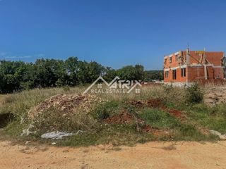 Loborika, gradbeno zemljišče z dostopom in komunalnimi priključki