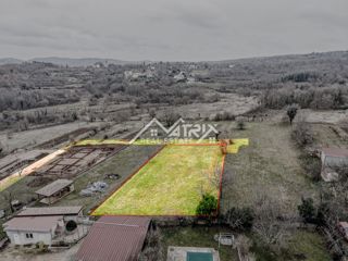 Motovun okolica, zazidljivo zemljišče 1.095 m² s pogledom na Motovun