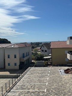 Stanovanje S6 v 1. nadstropju moderne novogradnje, Novigrad Istra