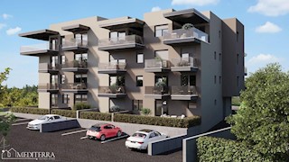Apartma v pritličju z vrtom, Vabriga, Istra