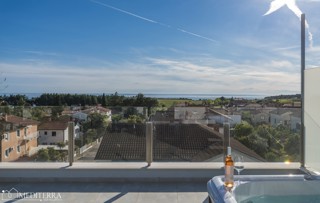 Čudovit penthouse na odlični lokaciji, Novigrad, Istra