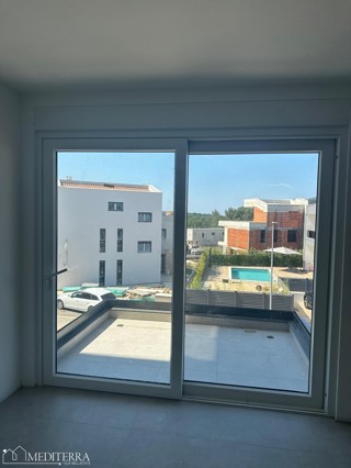 Apartma v prvem nadstropju novogradnje, 800 m od morja, Vabriga