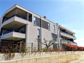 Apartma S4 v 1. nadstropju moderne novogradnje, Novigrad Istra