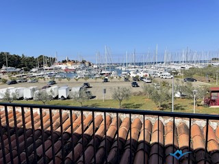 Stanovanje s čudovitim pogledom na morje in marino - Novigrad