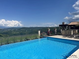 Rustikalna vila s panoramskim pogledom na naravo - Vižinada
