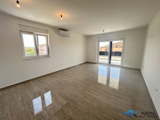Novozgrajeno stanovanje 800 m od morja v Novigradu (S5)