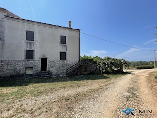 Vrstna hiša v okolici Umaga