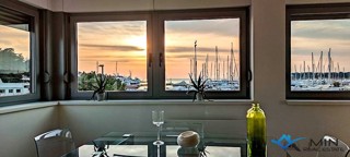 Stanovanje s čudovitim pogledom na morje in marino - Novigrad