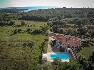 Hiša z Bazenom in Vrtom - Umag