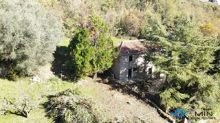 Samostojna kamnita hiša v Grožnjanu