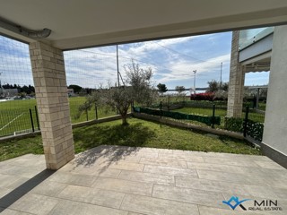 Apartma z vrtom, 1. vrsta do morja v Novigradu