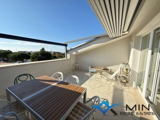 Dupleks stanovanje na odlični lokaciji v Novigradu