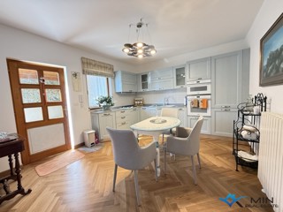 Apartma 50 m od plaže v centru Novigrada