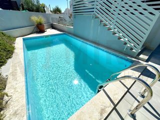 Mesto Krk, moderno opremljen apartma z bazenom in razgledom!